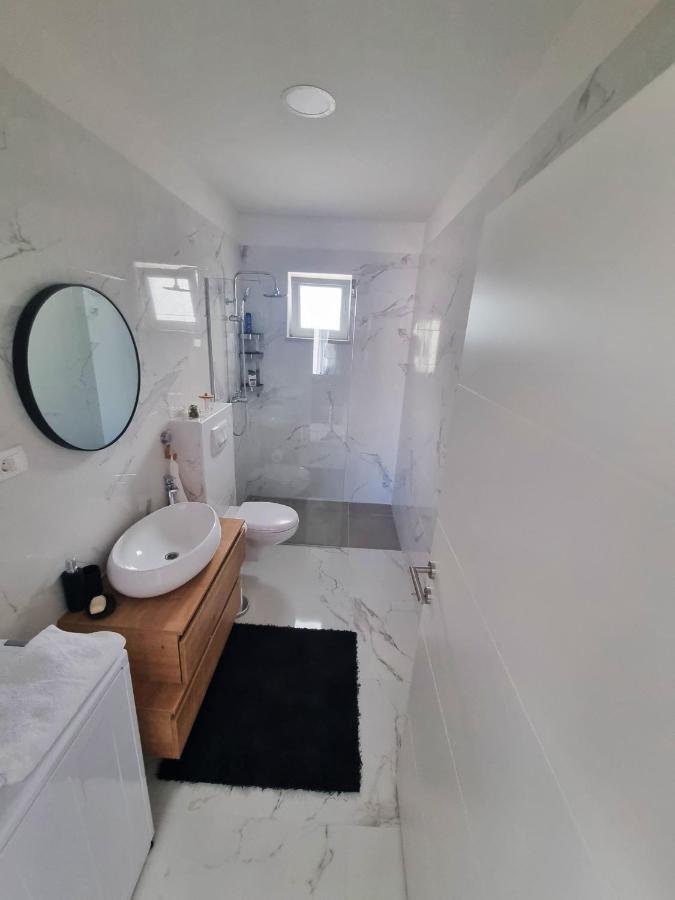 Beach House Oasis Villa Livak Kastela Dış mekan fotoğraf